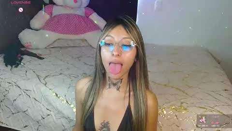 Hoollly Jones online show from October 17, 2025, 3:03 pm