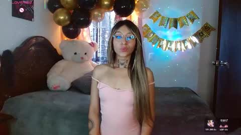 Hoollly Jones online show from November 26, 2025, 2:18 pm