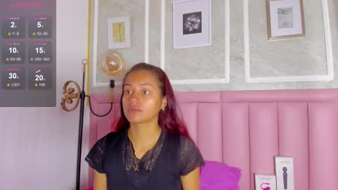 Snapshot of hoollyhendrix chatting on February 3, 2026, 8:03 pm holly online show from February 3, 2026, 8:03 pm