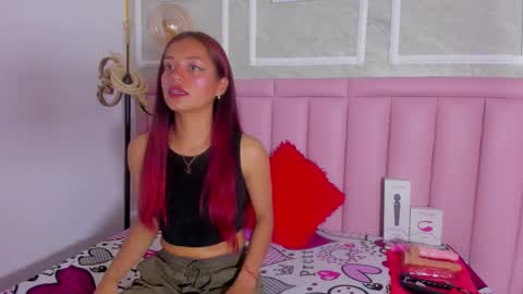 Snapshot of hoollyhendrix chatting on February 5, 2026, 9:52 pm holly online show from February 5, 2026, 9:52 pm