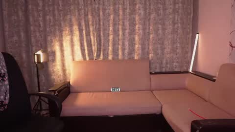 Snapshot of hoot_owl_cb chatting on June 23, 2026, 3:32 pm Karina online show from June 23, 2026, 3:32 pm