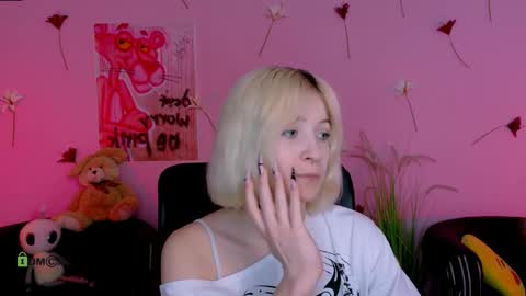 hope_shadow online show from June 1, 2026, 6:42 pm