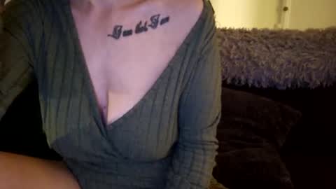 Snapshot of horneymomnextdoor chatting on October 29, 2025, 1:30 am horneymomnextdoor online show from October 29, 2025, 1:30 am