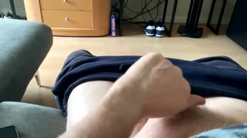 Snapshot of horny_147 chatting on September 23, 2025, 2:20 pm Cum suck Me off online show from September 23, 2025, 2:20 pm