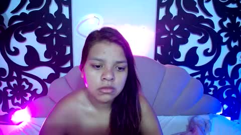 CATALINA Y LAURA  online show from September 23, 2025, 7:33 am