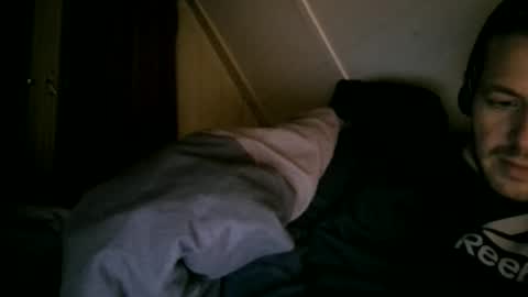 horny_dutch020 online show from April 2, 2026, 8:17 pm