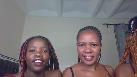horny_lainie online show from September 30, 2025, 5:40 pm