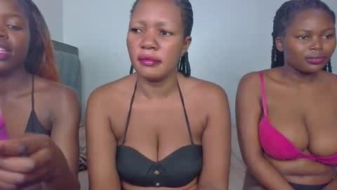 horny_lainie online show from October 9, 2025, 7:01 pm