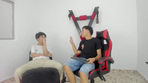 Snapshot of horny_latino_boys chatting on October 14, 2025, 6:31 pm Enyer and Sebastian online show from October 14, 2025, 6:31 pm