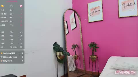 Khloe  online show from February 19, 2025, 4:44 pm