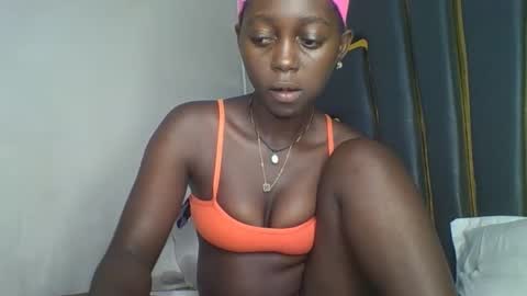 Bella online show from November 17, 2025, 5:57 am