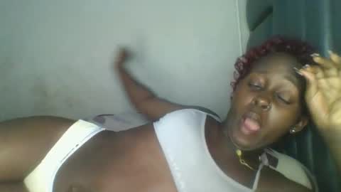 Snapshot of hornybella84 chatting on April 29, 2026, 7:01 am Bella online show from April 29, 2026, 7:01 am