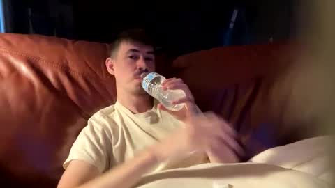 Justin 7 inches online show from September 12, 2025, 12:33 am