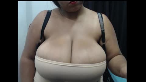 Snapshot of hornyboobs18 chatting on October 18, 2025, 7:09 am karen online show from October 18, 2025, 7:09 am