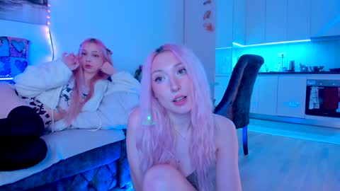 Snapshot of hornybunnys chatting on December 15, 2024, 10:15 pm Alex and Rosie online show from December 15, 2024, 10:15 pm