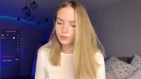 Sonya online show from January 19, 2025, 4:33 am
