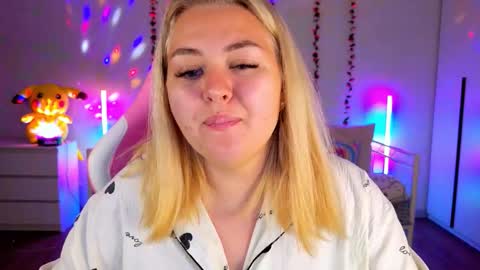 Snapshot of hornycakee chatting on September 12, 2025, 9:31 am HornyCakee online show from September 12, 2025, 9:31 am