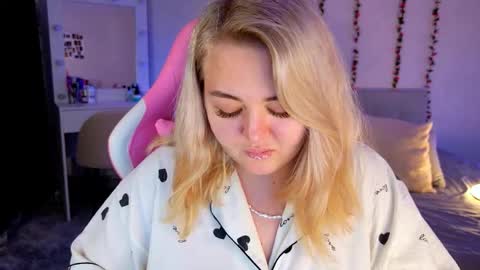 Snapshot of hornycakee chatting on October 23, 2025, 9:52 am HornyCakee online show from October 23, 2025, 9:52 am