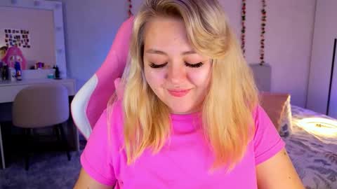 Snapshot of hornycakee chatting on November 24, 2025, 2:39 pm HornyCakee online show from November 24, 2025, 2:39 pm