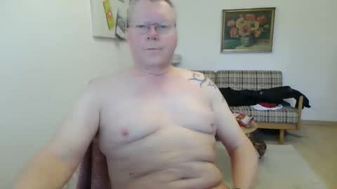 Snapshot of hornydick874303 chatting on January 18, 2026, 9:24 am Meikelmeier online show from January 18, 2026, 9:24 am