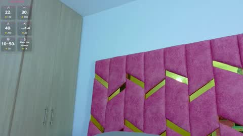 Valentina  online show from November 24, 2025, 12:27 pm