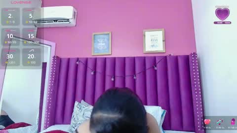 Natasha  online show from November 23, 2025, 11:43 am