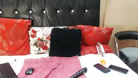 hornysnowie23x online show from October 4, 2025, 1:58 am