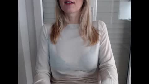 Hornyssima online show from December 4, 2025, 4:05 pm