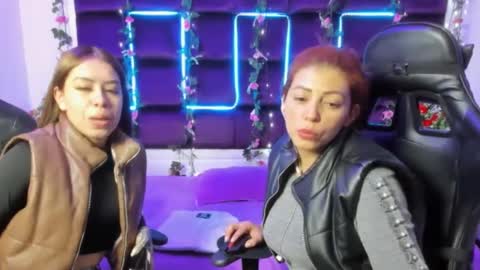 hornyy mom online show from February 15, 2025, 12:33 pm