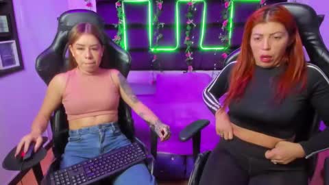 hornyy mom online show from February 26, 2025, 12:36 pm