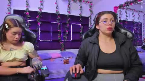 hornyy mom online show from October 22, 2025, 1:44 pm