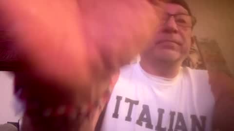 Snapshot of hoss43040 chatting on September 15, 2025, 1:49 am hoss43040 online show from September 15, 2025, 1:49 am