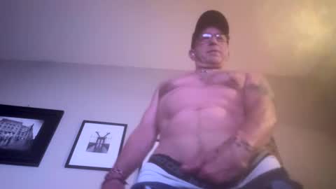 Snapshot of hoss43040 chatting on September 25, 2025, 12:25 am hoss43040 online show from September 25, 2025, 12:25 am