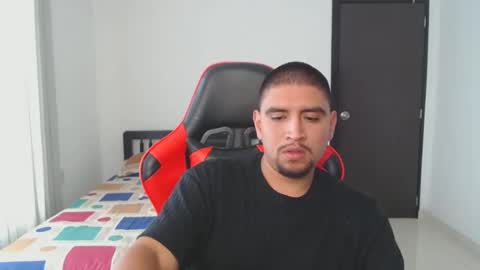 Snapshot of hot__husbands chatting on February 21, 2025, 7:10 pm hot__husbands online show from February 21, 2025, 7:10 pm