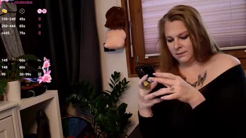 Snapshot of hot_beautiful_milf chatting on November 10, 2025, 12:37 pm Joy online show from November 10, 2025, 12:37 pm