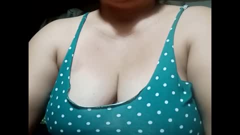 Snapshot of hot_boobs21 chatting on December 14, 2024, 9:13 pm hot_boobs21 online show from December 14, 2024, 9:13 pm