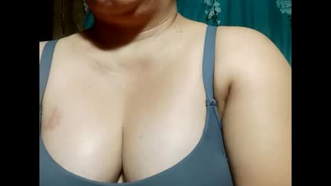 Snapshot of hot_boobs21 chatting on February 25, 2025, 12:03 pm hot_boobs21 online show from February 25, 2025, 12:03 pm