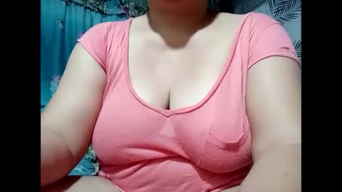 Snapshot of hot_boobs21 chatting on September 19, 2025, 10:10 pm hot_boobs21 online show from September 19, 2025, 10:10 pm