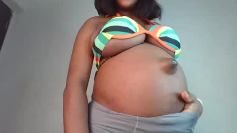 Snapshot of hot_choccoolate chatting on July 28, 2026, 4:27 pm Zarah online show from July 28, 2026, 4:27 pm