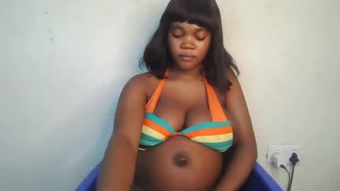 Snapshot of hot_choccoolate chatting on August 1, 2026, 12:04 pm Zarah online show from August 1, 2026, 12:04 pm