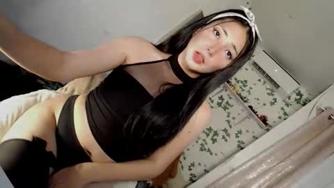 its me CLAUDIA online show from October 12, 2025, 4:00 am