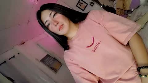 its me CLAUDIA online show from March 18, 2026, 5:21 am