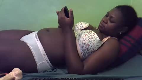 hot_girlly online show from November 12, 2025, 1:44 pm