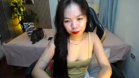Snapshot of hot_ice_cube chatting on October 17, 2025, 7:05 pm Ms Yen online show from October 17, 2025, 7:05 pm