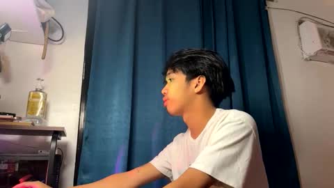 hot_kianxx online show from November 12, 2025, 3:51 am