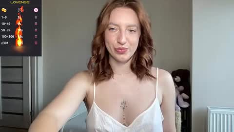 Snapshot of hot_lliinns chatting on November 13, 2025, 9:19 am Lina online show from November 13, 2025, 9:19 am