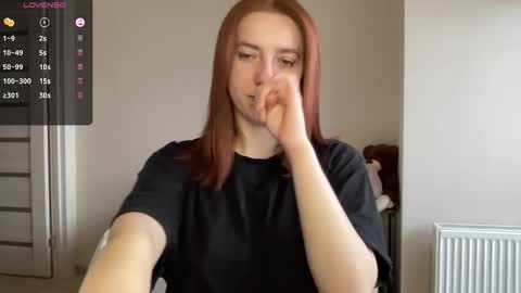 Snapshot of hot_lliinns chatting on December 17, 2025, 8:20 am Lina online show from December 17, 2025, 8:20 am