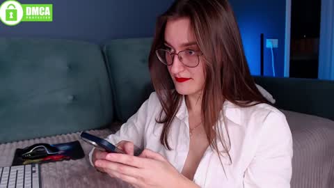 Snapshot of hot_mode chatting on December 13, 2024, 1:44 pm Alexandra online show from December 13, 2024, 1:44 pm