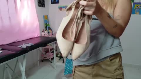 Mia online show from January 17, 2026, 5:16 pm