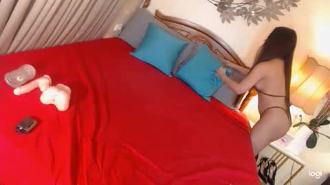 hot_nikki69 online show from October 26, 2025, 9:04 am